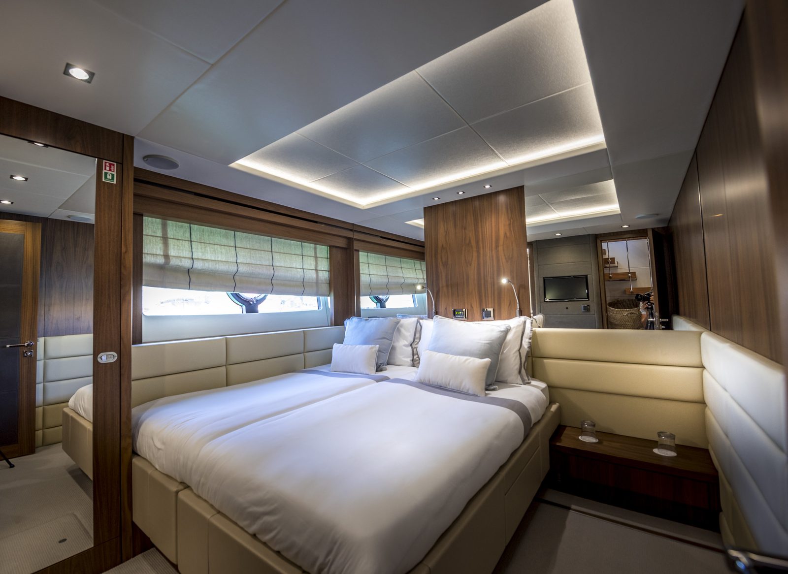 Sunseeker 86 Yacht "JUPJU" photo 8 thumbnail