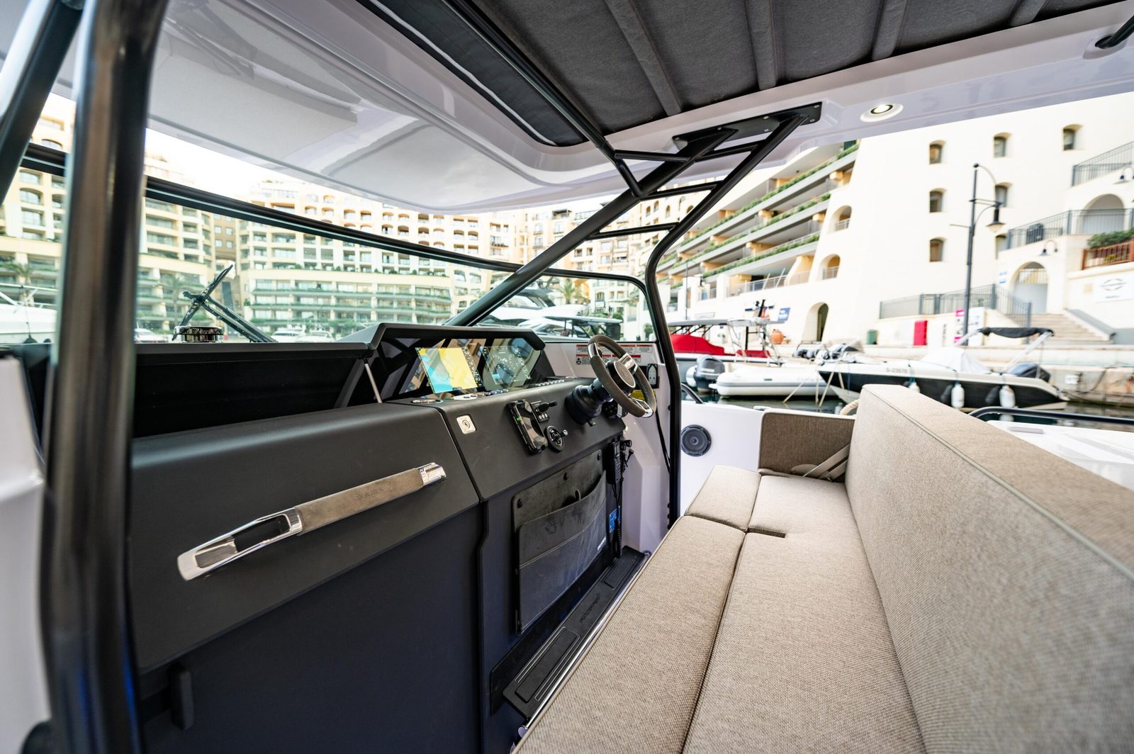 Axopar 37ST Brabus Line photo 4 thumbnail
