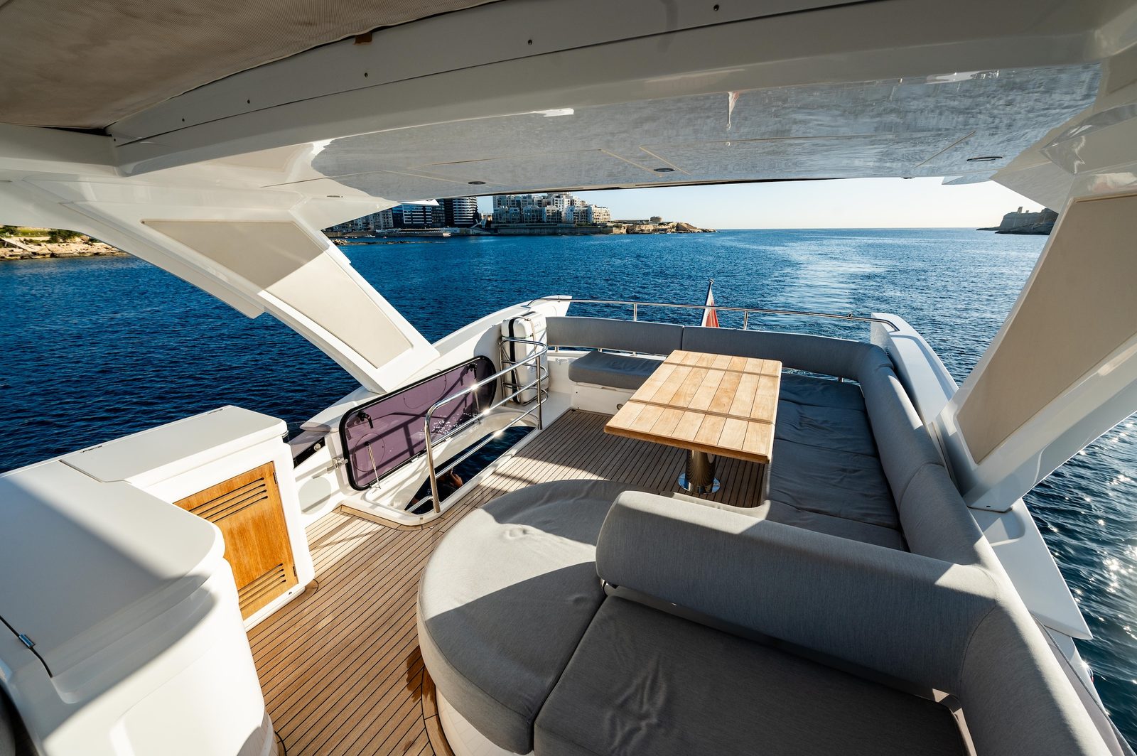 Sunseeker Manhattan 66 "AQUANAUT" photo 4 thumbnail